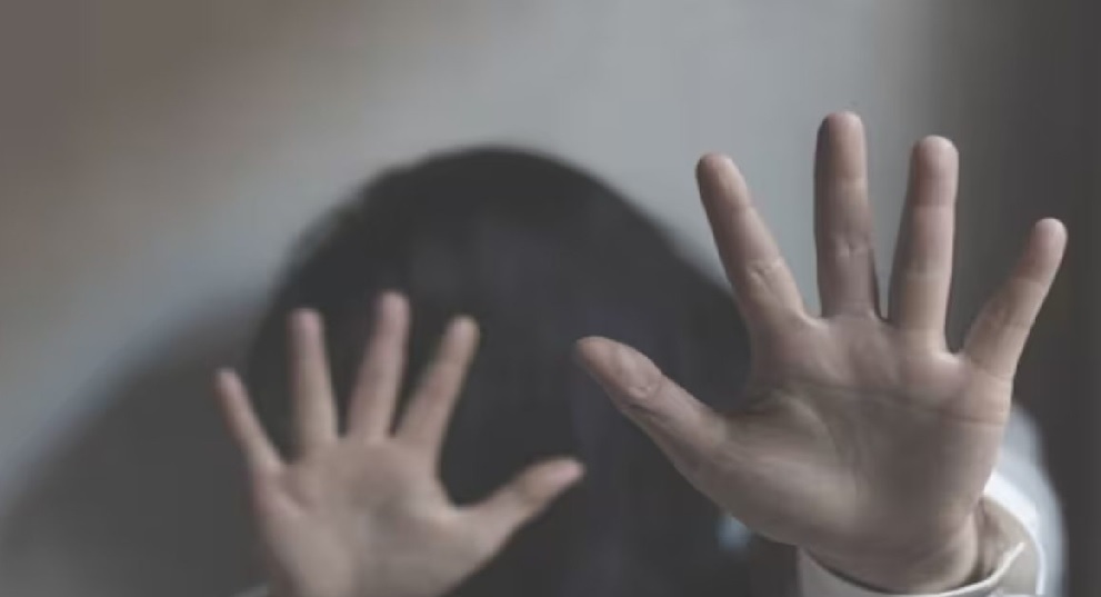 शर्मसार हुआ इंदौर शहर, पुजारी ने मंदिर प्रागण में श्रद्धालु युवती से किया रेप, पुलिस ने पुजारी को किया गिरफ्तार