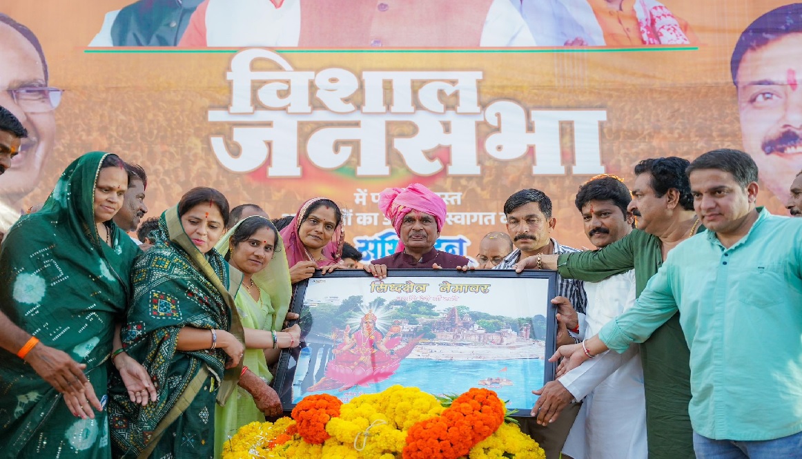 शिवराज सिंह चौहान ने MP के किसानों के लिए किया बड़ा ऐलान, खातेगांव में लाड़ली बहनों से भी किया ये वादा