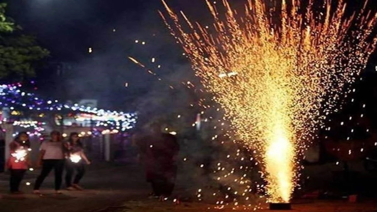 दिवाली और धनतेरस के लिए मध्यप्रदेश तैयार, हाईअलर्ट पर रहेंगी 108 एम्बुलेंस, पटाखा दुकानों के लिए निर्देश जारी