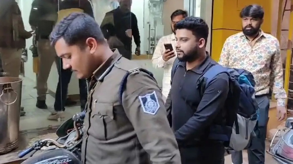 महाकाल की नगरी उज्जैन में लव जिहाद! हिन्दू लड़की के साथ पकड़ाया सैफ अहमद, होटल में बुक कराया था रूम