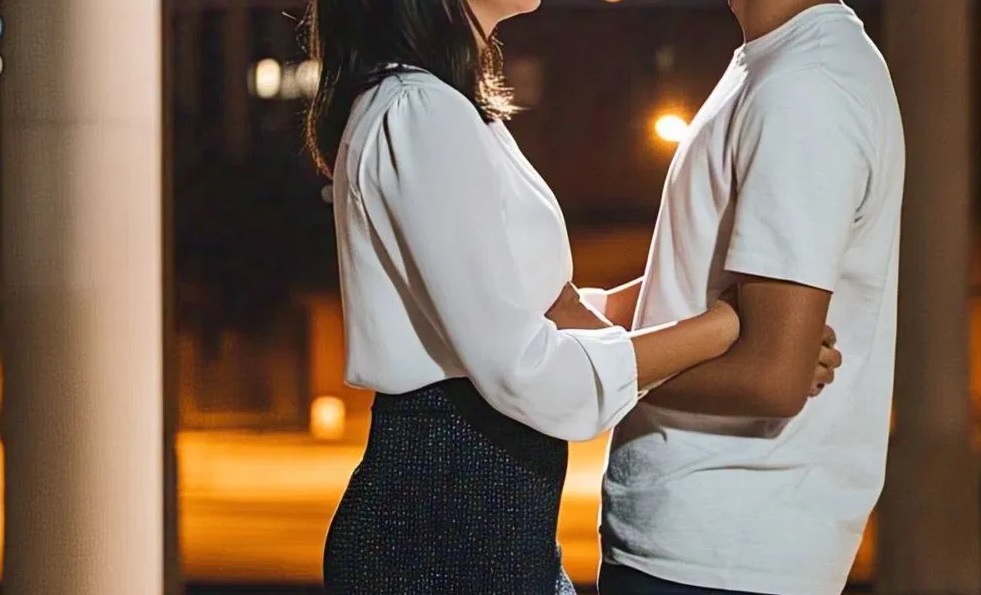 13 साल के नाबालिग छात्र के साथ भागी 23 साल की टीचर