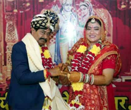 भाजपा के पूर्व मंत्री दीपक जोशी ने कांग्रेस नेत्री से की शादी, खातेगांव से लड़ चुके है विधानसभा चुनाव