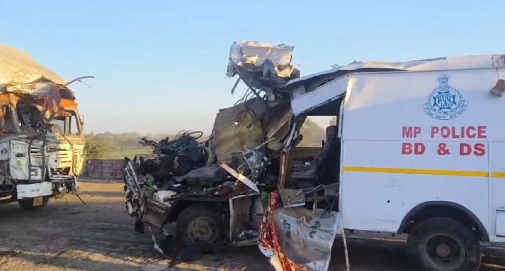 MP में भीषण सड़क हादसा, ड्यूटी से लौट रहे 4 जवानों की मौत