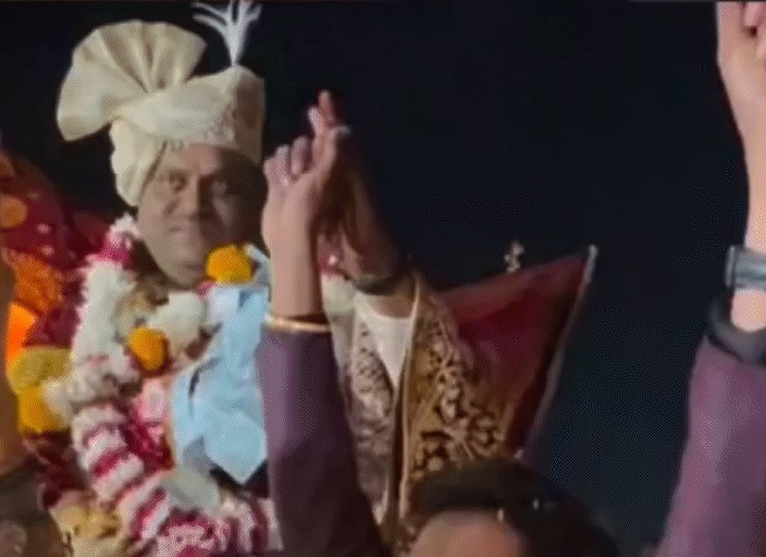 इंदौर में भारतीय जनता युवा मोर्चा के नगर अध्यक्ष की बारात में खुलेआम हुई फायरिंग, महापौर समेत कई बड़े नेता थे मौजूद