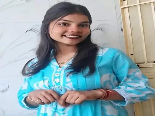 देवास जिले की छात्रा ने सुसाइड से पहले बनाया वीडियो, मैं नवीन के बिना नहीं रह पाऊंगी…सॉरी, इंदौर की सेज यूनिवर्सिटी में पड़ती थी प्रियांशी