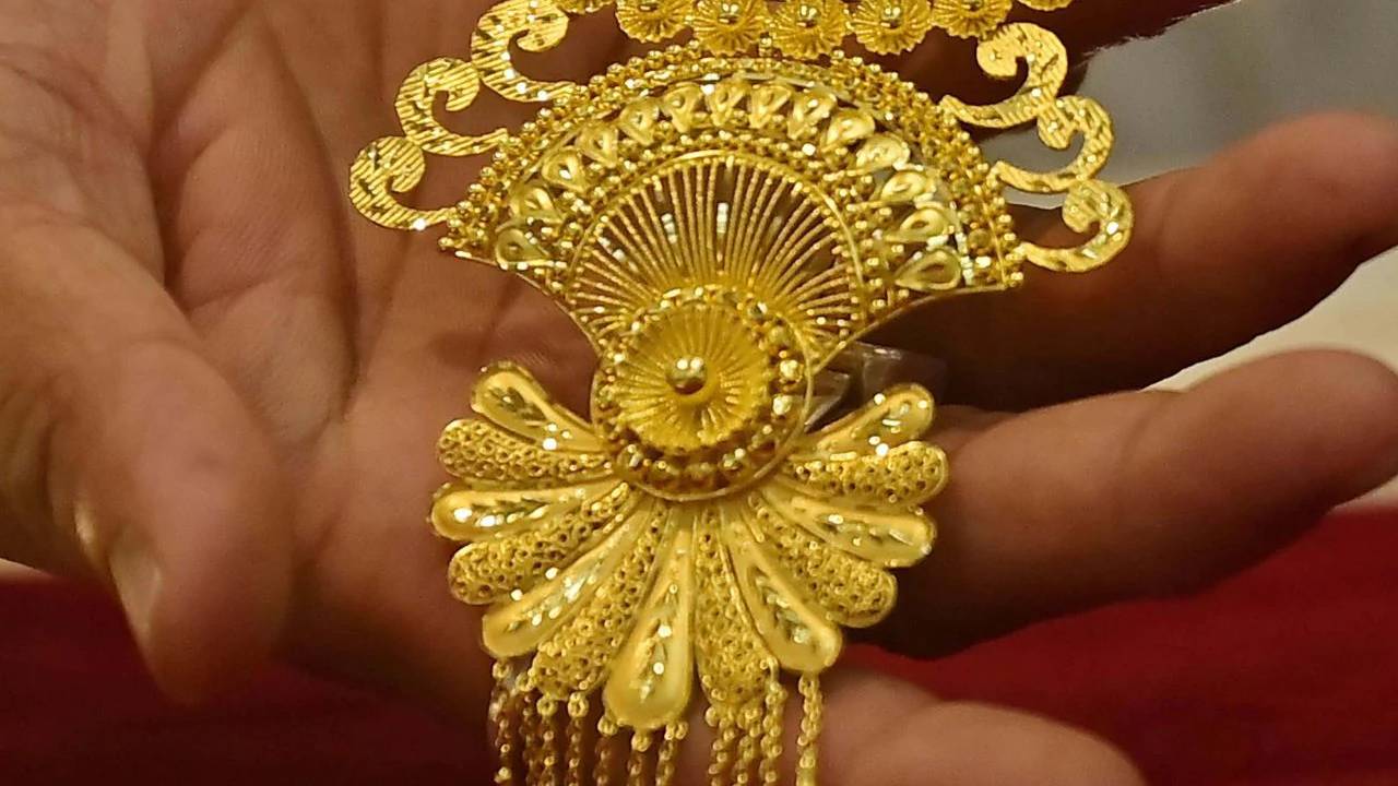 होली से पहले क्या है सोने की कीमतें, जानें 24, 22 और 18 कैरेट का ताज़ा रेट