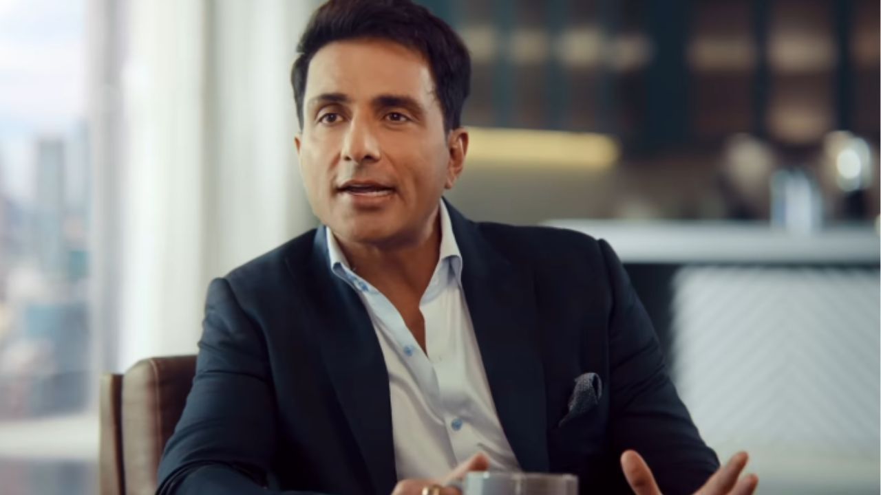 दुबई में फंसे लोगों के लिए अचानक आया ‘मसीहा’… संकट के बीच सोनू सूद ने खोले अपने दरवाजे