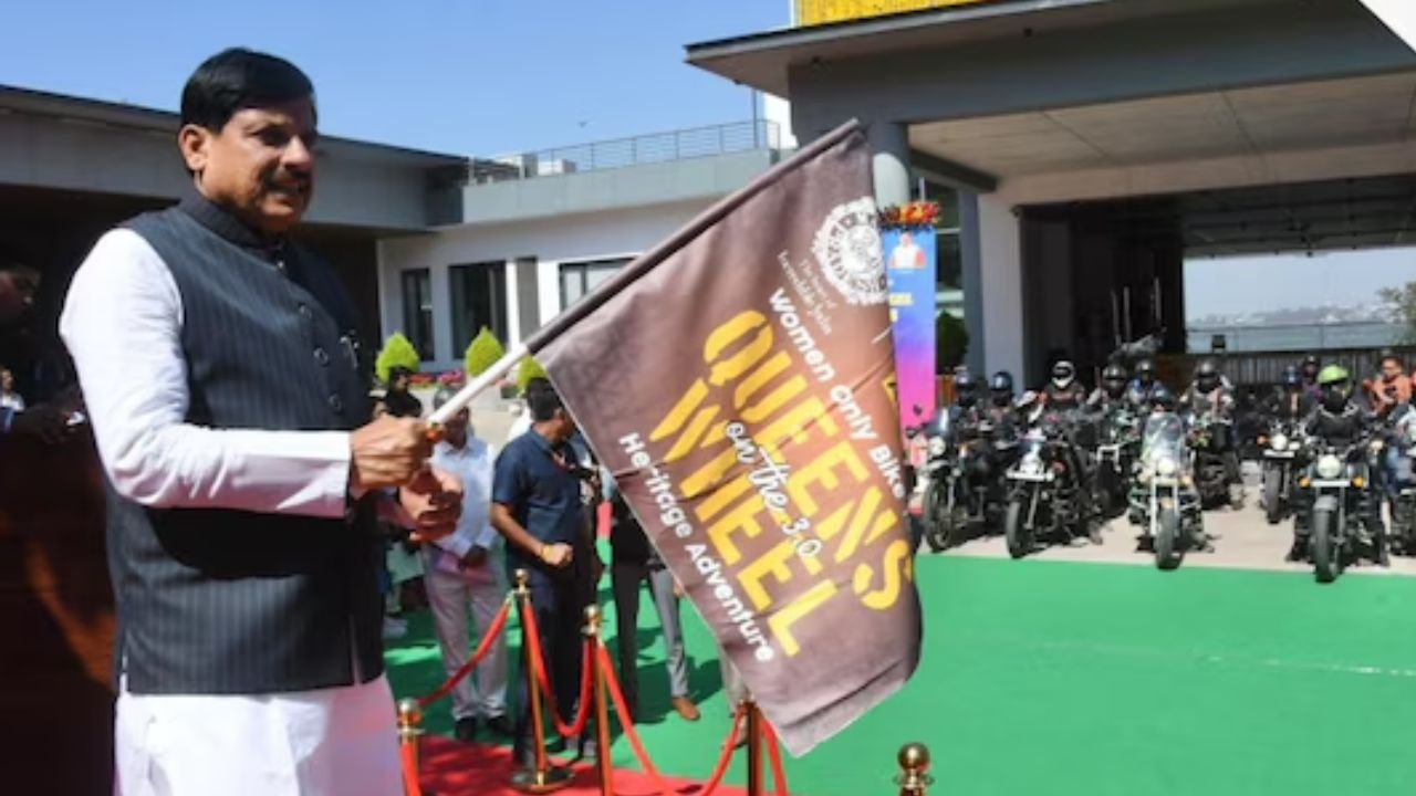 MP में ‘क्वींस ऑन द व्हील्स’ बाइकिंग टूर की शुरुआत, 25 महिला राइडर्स 1400KM की साहसिक यात्रा पर