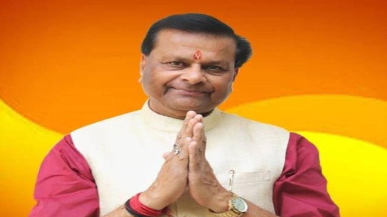 MP में अचानक शुरू हुआ नियुक्तियों का खेल, जयभान सिंह पवैया को मिली बड़ी कुर्सी