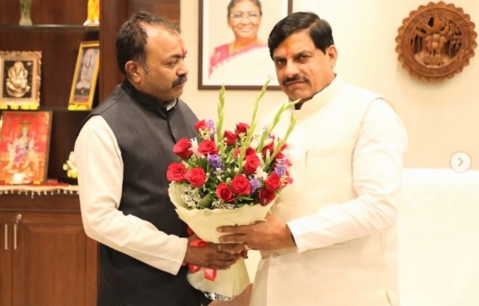 खातेगांव: विधायक आशीष शर्मा ने CM मोहन यादव को लिखा पत्र, खरीफ ऋण जमा करने की अंतिम तिथि बढ़ाने की मांग, किसानों को डिफाल्टर होने से बचाने की कवायद