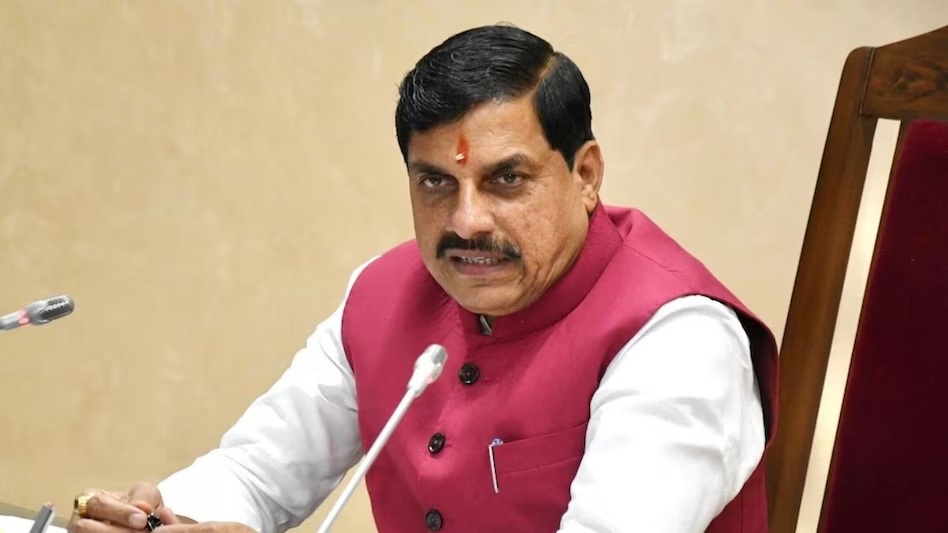 कांग्रेस पार्षदों के राष्ट्रगीत गाने से मना करने से सुलगी सियासत, वंदे मातरम के अपमान पर भड़के CM मोहन यादव, बोले- इस्तीफा दे पूरी प्रदेश कांग्रेस