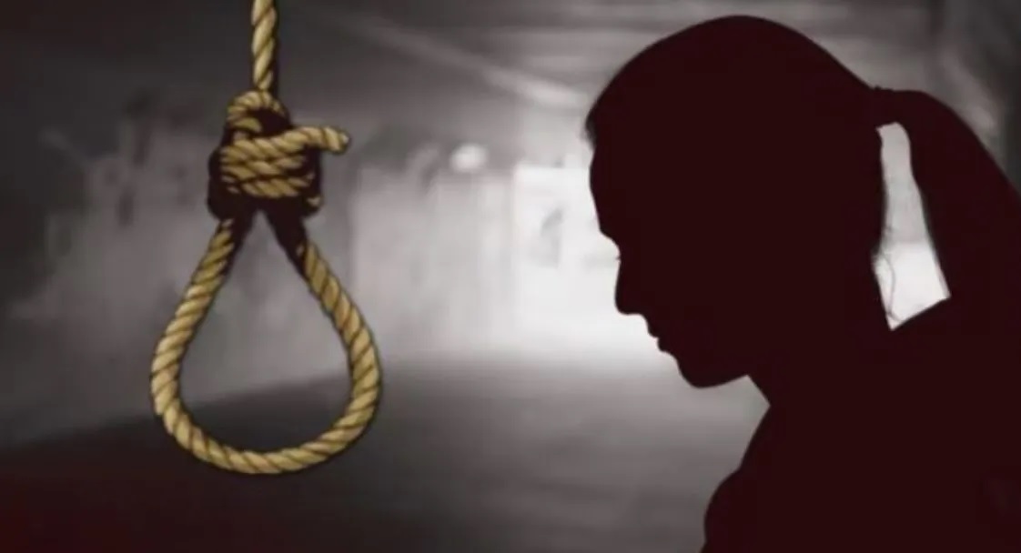 MP में बोर्ड परीक्षा का रिजल्ट आने के बाद मचा हड़कंप, मुरैना में 12वीं के छात्र ने खुद को मारी गोली, मौत, छिंदवाड़ा में छात्रा ने लगाई फांसी, मुलताई में पीया जहर