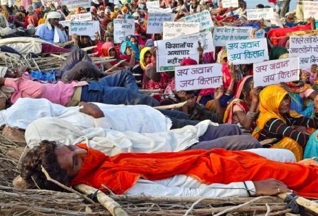 केन-बेतवा लिंक परियोजना: चिता से उठीं महिलाएं, प्रशासन झुका…12 दिन से डटे आंदोलनकारी घर लौटे