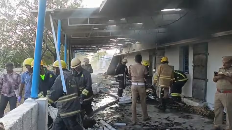 पटाखा फैक्ट्री में भीषण विस्फोट, 16 लोगों की मौत, कई घायल, आसपास की बिल्डिंग में भी दरारें आईं