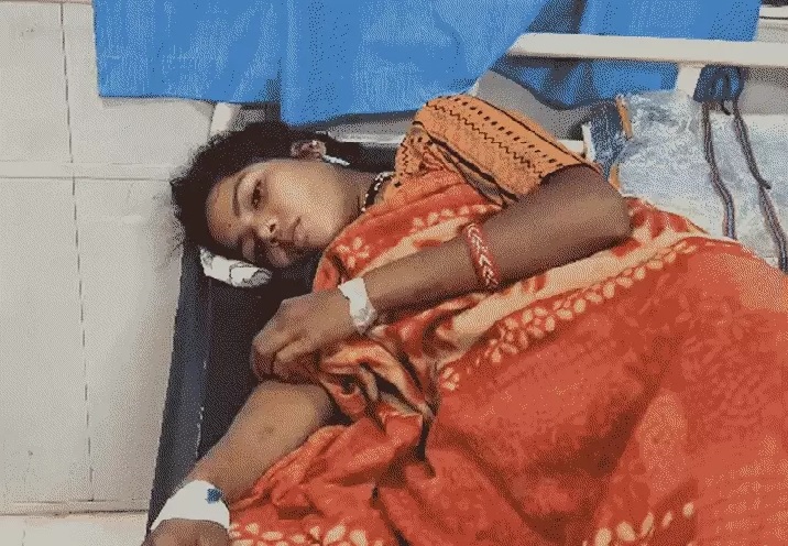हरदा में 19 वर्षीय महिला ने खुद डिलीवरी की कोशिश की, नवजात का सिर-धड़ अलग हुआ, परिजन पॉलीथिन में बॉडी लेकर अस्पताल पहुंचे