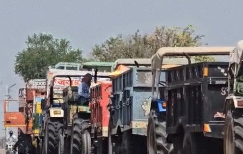 मध्यप्रदेश में समर्थन मूल्य पर गेहूं खरीदी, कई जिलों में 8 दिन वेटिंग, किसान स्लॉट और लंबी कतारों से परेशान, केंद्रों में वसूली के भी आरोप
