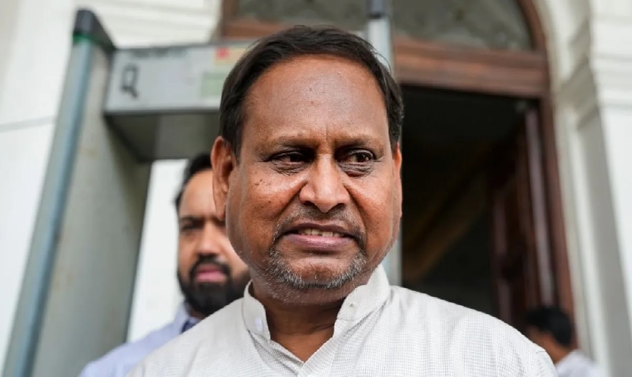 जब तक दुनिया रहेगी, तब तक गाय की कुर्बानी होगी, कोई भी नहीं रोक सकता…बकरीद से पहले विधायक हुमायूं कबीर ने दिया विवादित बयान