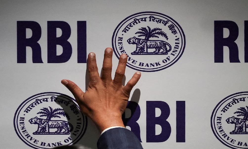पश्चिम एशिया में जारी तनाव के बीच RBI बनेगा संकटमोचक, केंद्र सरकार को मिलेंगे 3 लाख करोड़ रुपये