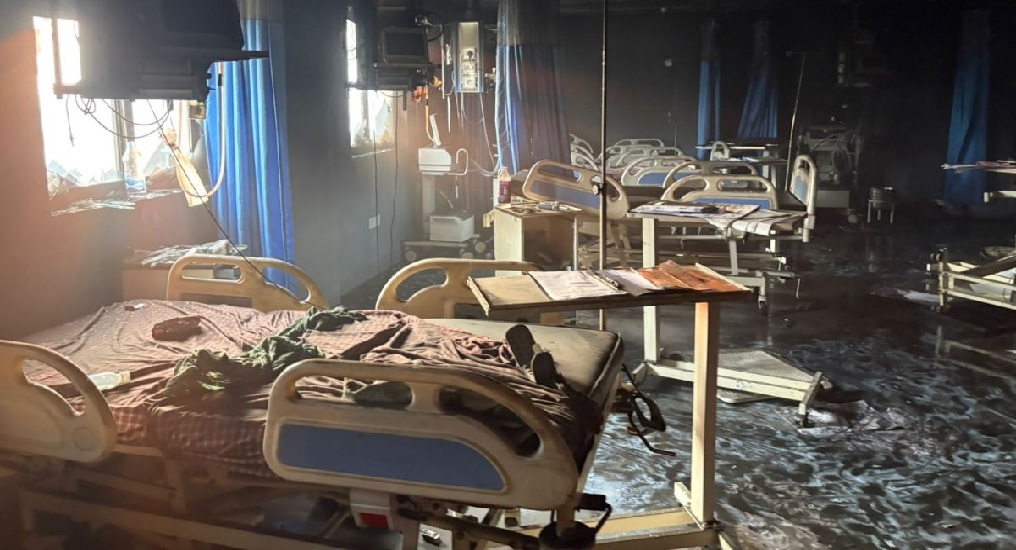 अस्पताल के ICU में लगी भीषण आग, 5 मरीजों की मौत, 20 से ज्यादा झुलसे, खिड़की-दरवाजे तोड़कर मरीजों को बाहर निकाला