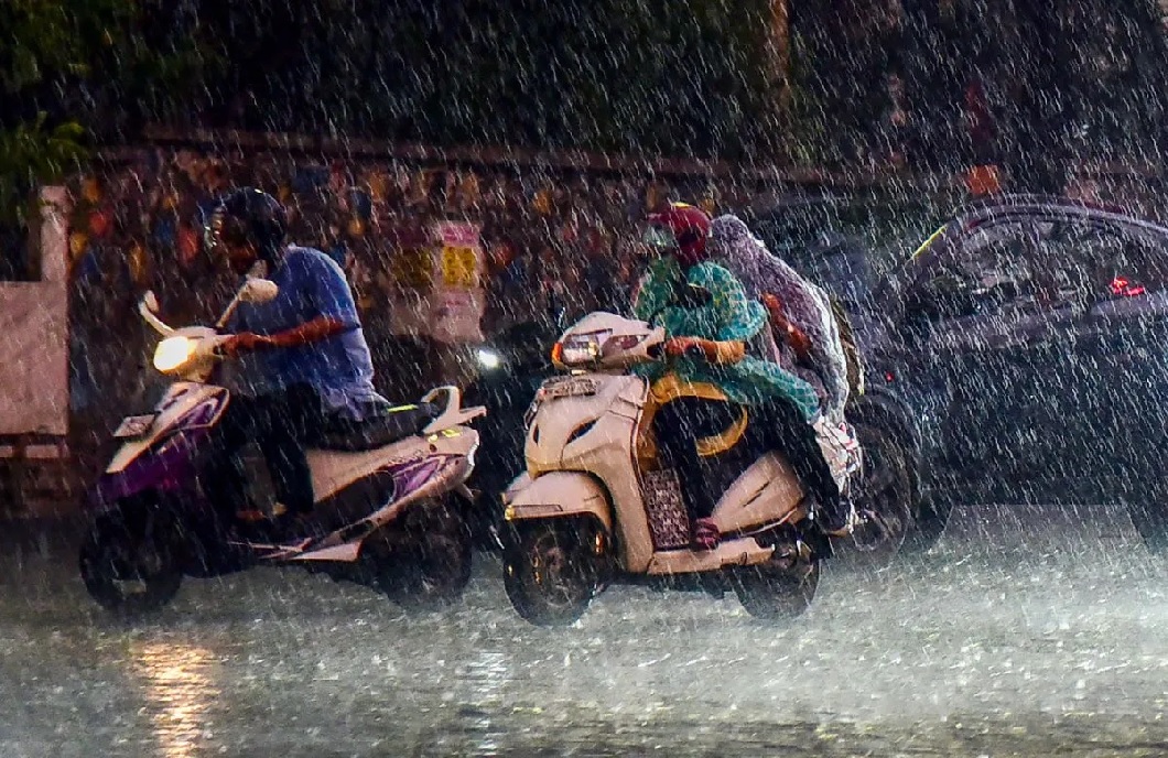 मध्यप्रदेश में मानसून की एंट्री, 13 जिलों में झमाझम बारिश, 9 दिन बाद बुरहानपुर के रास्ते पहुंचा