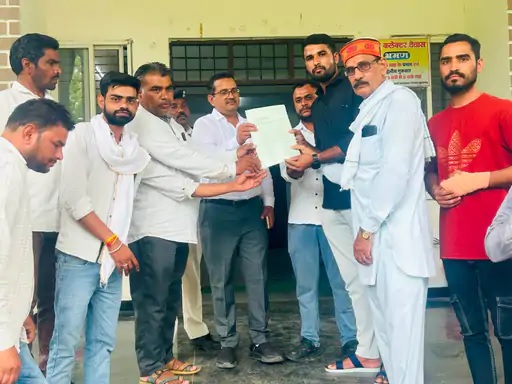 खातेगांव तहसील के कई गावों के किसानों को नहीं मिली फसल बीमा की राशि, सोनगांव-गुन्नास, मवासा के किसानों ने SDM को सौंपा ज्ञापन, 3 दिन में भुगतान न होने पर आंदोलन की चेतावनी