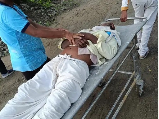 खातेगांव SDM कार्यालय में किसान की मौत, नामांतरण केस की तारीख पर आए थे, हार्टअटैक से गई जान