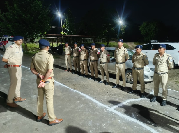 एसपी पुनीत गेहलोद ने किया हरणगांव थाने का औचक निरीक्षण