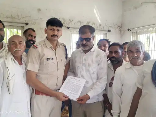 खातेगांव तहसील के कई किसानों से लाखों की ठगी, कंपनी ने 3 हजार चंदन के...