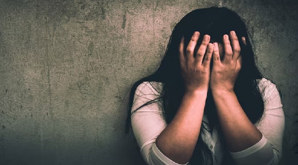 ‘न्यूड फोटो वायरल कर दूंगा’ की धमकी से परेशान महिला ने की आत्महत्या की कोशिश,कांग्रेस नेता पर गंभीर आरोप